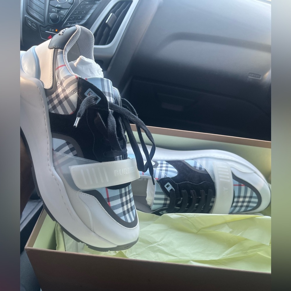 Brand new never worn Burberry shoes 42 which is a size 9